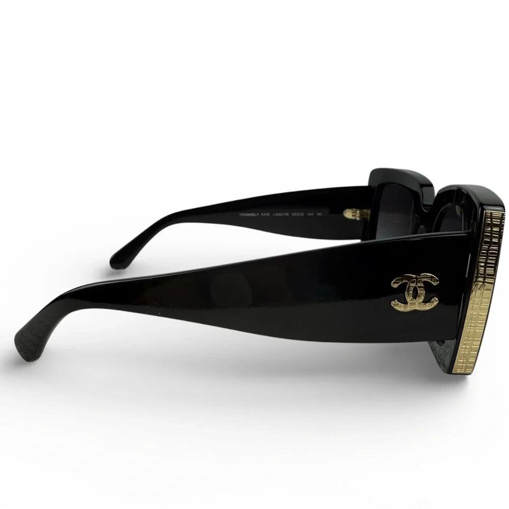CHANEL RECTANGLE SUNGLASSES Acetate, Black & Gold - Lens Gray, Gradient